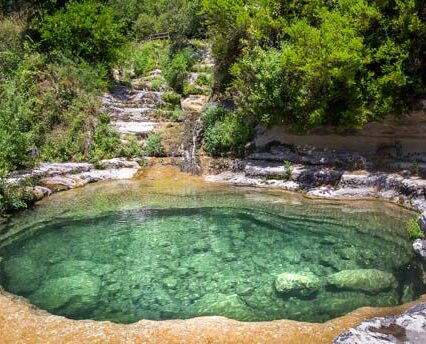 Cava Carosello: un’avventura tra natura selvaggia e storia nascosta